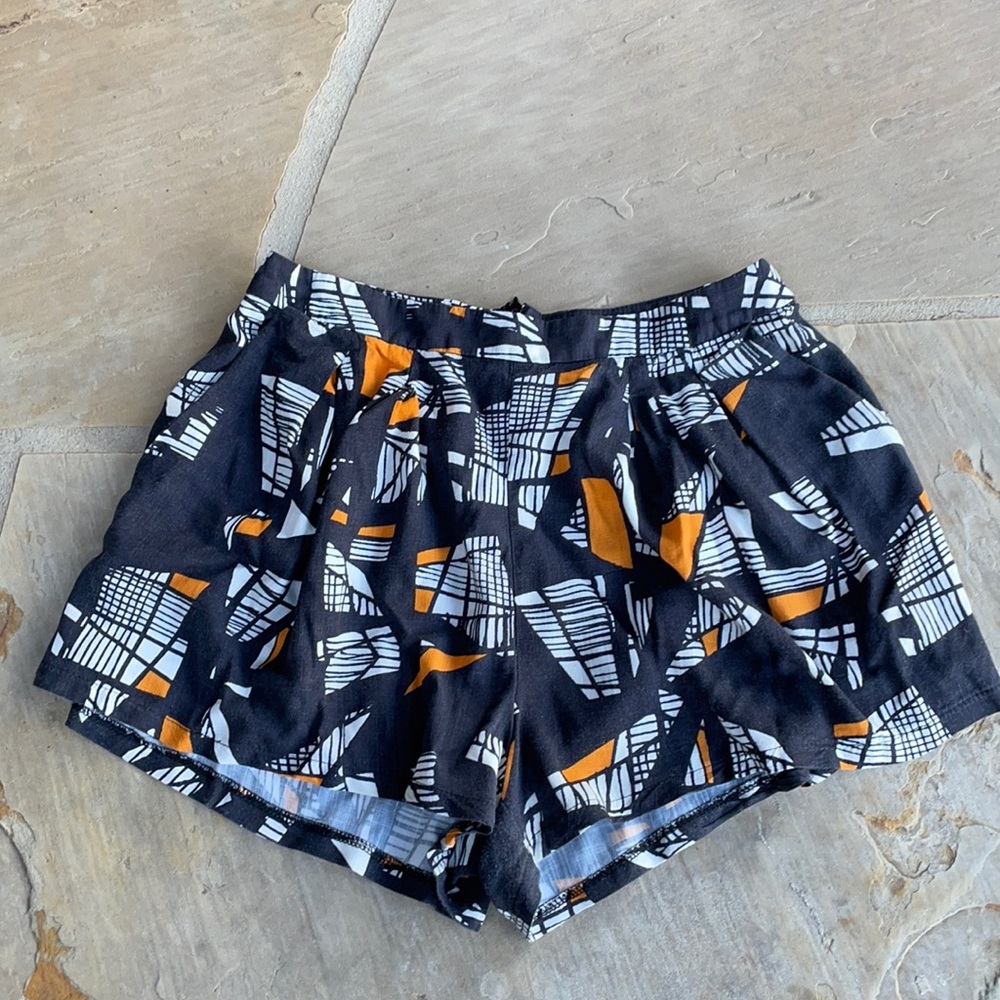 Lush Geometric Black, Yellow & White Pleated Shorts M